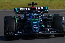 开云体育登录-梅赛德斯横扫威廉姆斯，拉塞尔高光表现