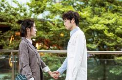 开云体育在线-欧冠决赛之夜，当孔德化身决赛服务器，无人能将他踢下线