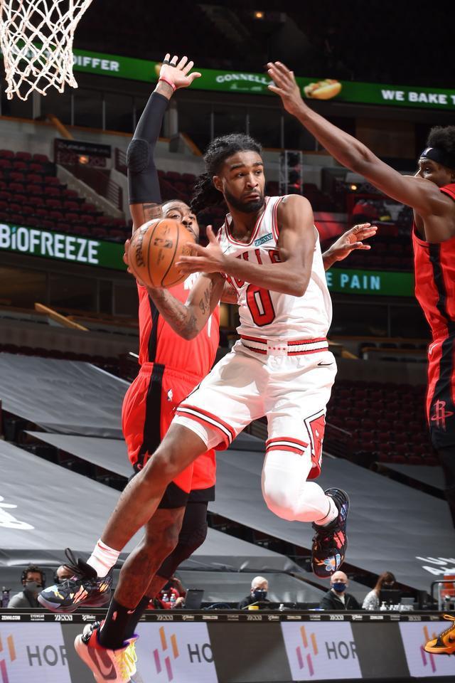 火箭碾压步行者,拉文完成帽子戏法 火箭碾压步行者,拉文完成帽子戏法