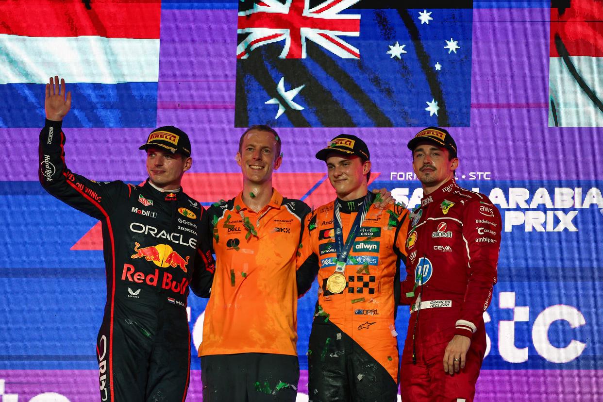 威廉姆斯力克红牛车队，皮亚斯特里统治全场