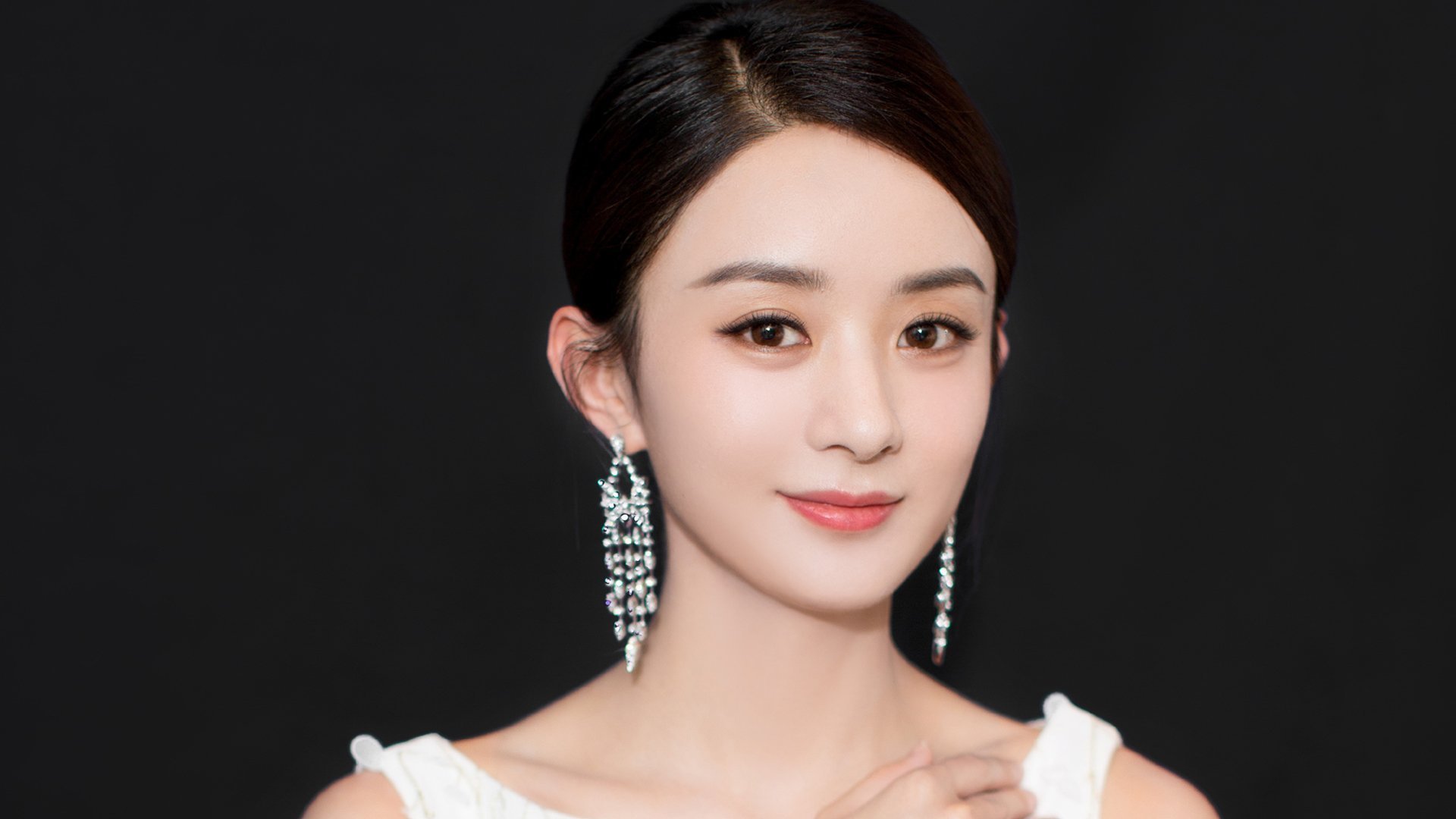 东方破晓，赵继伟惊艳四座，上海队险胜尼克斯创历史