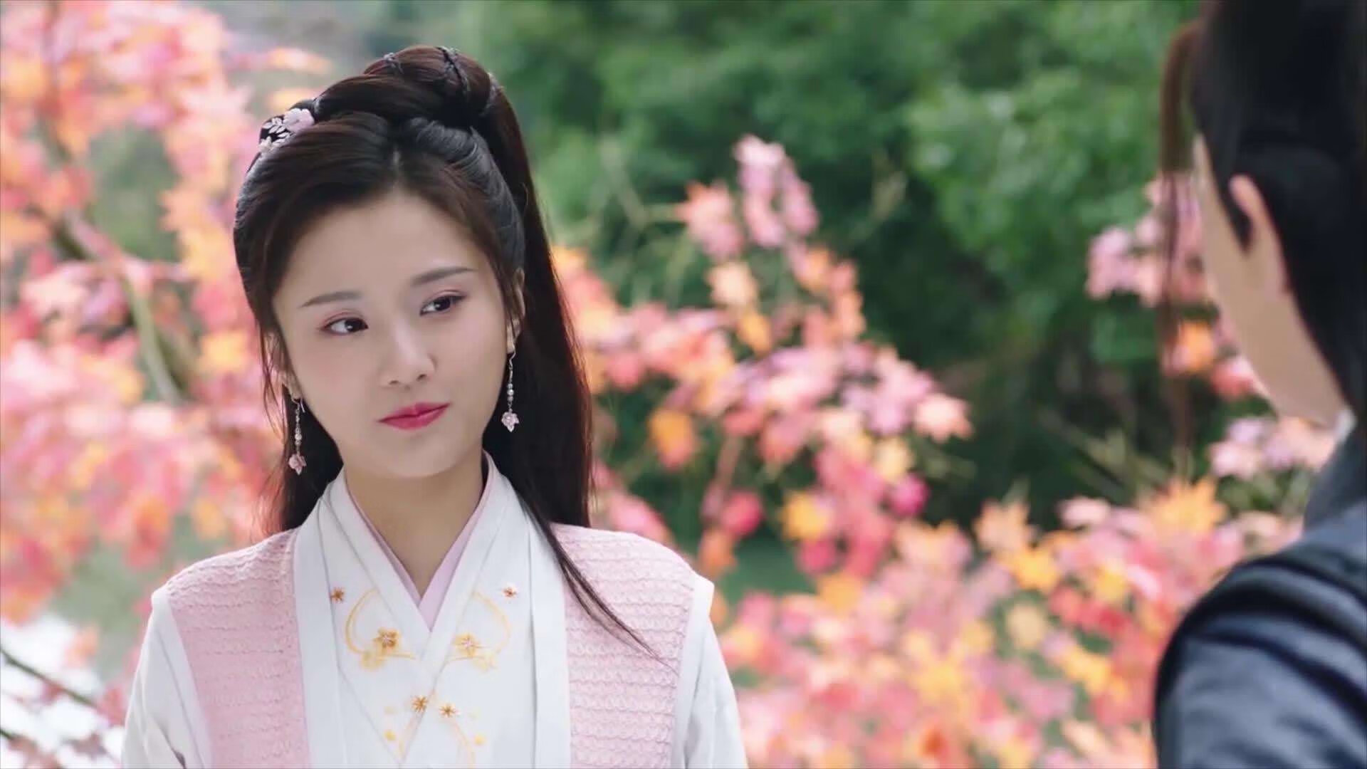 绿茵场上的维京战吼，当本泽马的完美舞步遇见冰岛收割加拿大的地缘隐喻