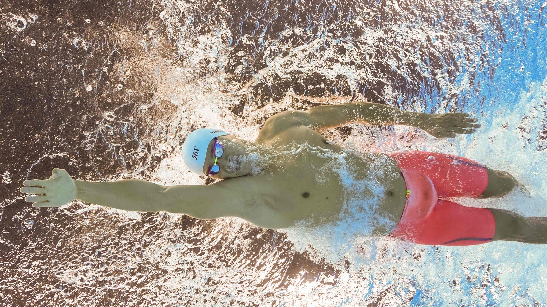 黑天鹅降临圣西罗，莱奥用教科书表演重写边锋定义